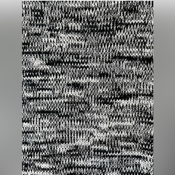 Express Women’s Round Neck Chunky Cable Knit Oversized Sweater Black & White XS - Picture 4 of 12